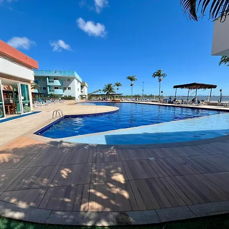 Golden Lake - Lindo Apartamento com Lagoa Privativa-2